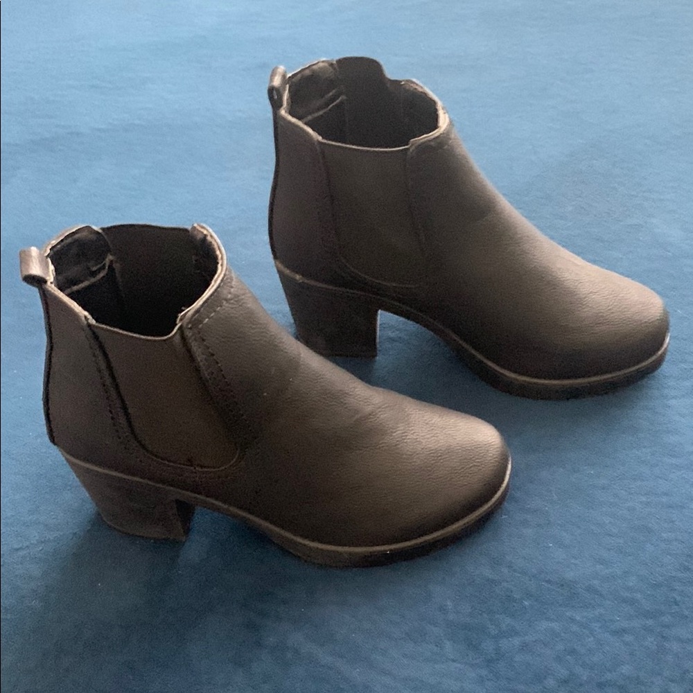 Krush Black Ankle Booties with Sleek Design